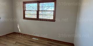 2 bed 1 bath house available! Gallery 11