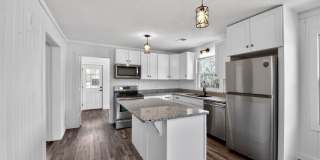 Charming 3BR House in Linden Gallery 1