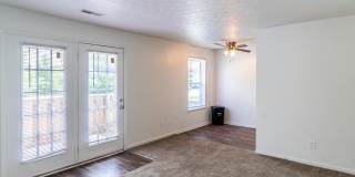 Hub of New Albany Apartments Gallery 14