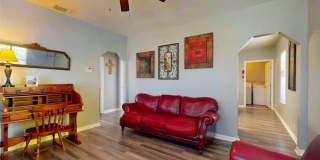 919 Elizabeth Street Gallery 2