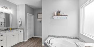 Spacious 4 or 5 Bedroom Home for Rent | Desirable Southside Location Gallery 17