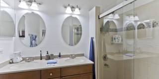 1827 W Oakdale Gallery 3