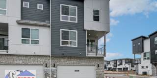 1.5 year old townhome with 3 bedrooms, 2 1/2 bathrooms, 2-car garage at Victory Ridge available NOW! Gallery 3