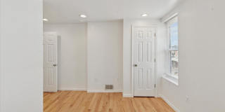 Updated 2BR Townhome with Dual Ensuite Baths, Hardwood Floors & Private Patio in Grays Ferry Gallery 8