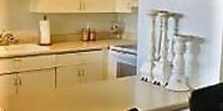 This is a great opportunity to rent a 2 bedroom at a competitive price in Tarzana. Gallery 7