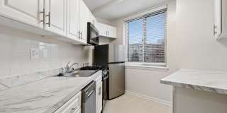 Quebec House Gallery 17