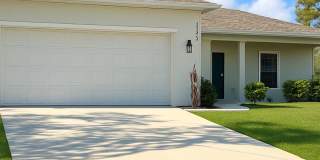 3 bedrooms and 2 baths! FRESHLY RENOVATED! Gallery 1