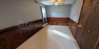Spacious Elyria Split-Level Near LCCC with Fireplace & Fenced Yard Gallery 12