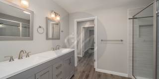 Charming Downtown Cottage Gallery 11