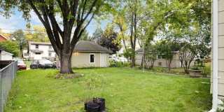 Charming 4 Bedroom/1.5 Bath Home for Rent Gallery 39