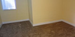 Garden Level 2 Bedroom Apartment right near D.U. Gallery 9