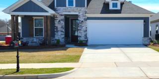 BEAUTIFUL HOME in the Desirable Hedgefield subdivision in Prattville. Gallery 1