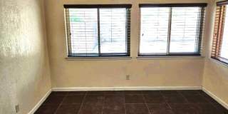 Great Two Story Eastside Townhome With Refrigerated Air Located In Quiet Well Established Neighborhood Gallery 7