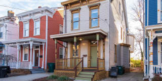 NORTHSIDE - Immacualte 3bed 2.5 bath w driveway. Gallery 1