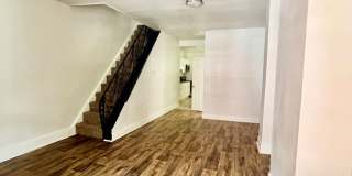 Spacious 3-Bedroom Home with Central A/C, In-Unit Laundry & Pet-Friendly Living Gallery 1