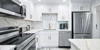 Available on May 27 - Stunning Furnished Waterfront Condo – 2 Beds / 2 Baths with Gulf-to-Bay Views! Gallery 17