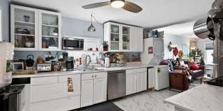 Charming 2-bedroom 2nd Fl apartment with Ocean views in Hu MA Gallery 9