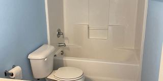 Room in 4 Bedroom Home at Fanning Way Gallery 4