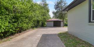 10 Lexington Drive Gallery 24