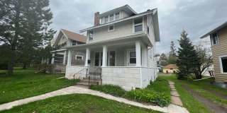 AVAILABLE JUNE - 3 BED 1 BATH NEAR CAMPUS Gallery 1