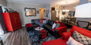 Laurel Village Apartments Gallery 33