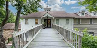 1000 N GRAVEL Pike Gallery 1