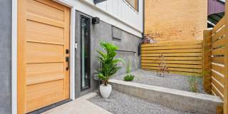 4037 Penn Avenue Gallery 33