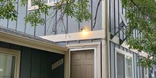 2 bed, 1 Bath, 900 sqft with washer/dryer hookups and 1 car garage Gallery 14