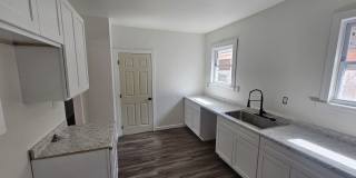 2509 Gladstone St Gallery 18