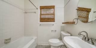 TERRELL HEIGHTS COTTAGE Gallery 22