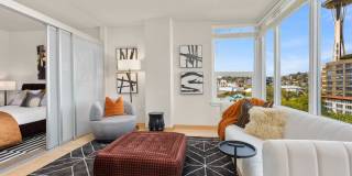 Dorian Gallery 11