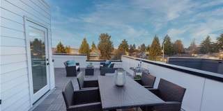 Air-Conditioned Seattle Townhome with Rooftop Deck & Mt. Rainier Views Gallery 27