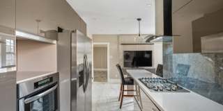 415 CITY Avenue Gallery 10