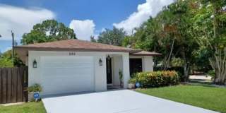 Enjoy Your Vacation in This Single Family Pet Friendly Home NO HOA ** WEEKLY AND MONTHLY RENTAL ** SEASONAL ** Gallery 12