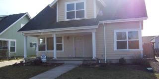Available Now! 3 Bedroom ~ 1.5 Bathroom House Located in South Corvallis Gallery 1