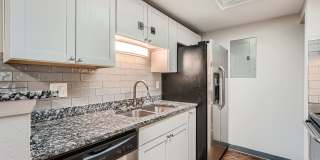 2 Bed, 2 Bath Condo in Aurora! Gallery 7
