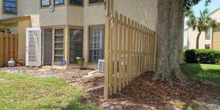Spacious 2bd 2bth home with bonus Florida room! Gallery 25
