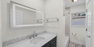 402 ERIE Avenue Gallery 43