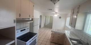 Move in Ready in  Hanford 3 bedroom, 1 bath with large yard! Gallery 5