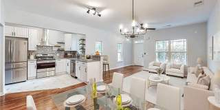 Room in 4 Bedroom Home at Harlan Rd SW Gallery 3
