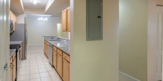 Beautiful 3 Bedroom, 2 Bath with Volume ceilings and Private Garage! Gallery 3