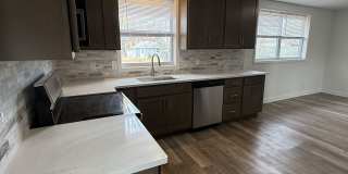 561 Singer Drive - B Gallery 32