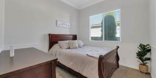 South Town Fully Furnished Home! Gallery 29
