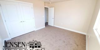 Red Mountain Vista Town Home-$500 Move-in Special Gallery 30