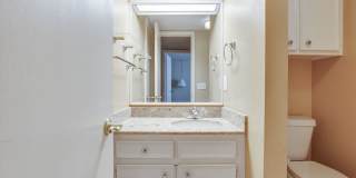 1 Bedroom 1 Bath Condo - Wilshire And NW Expressway Gallery 21