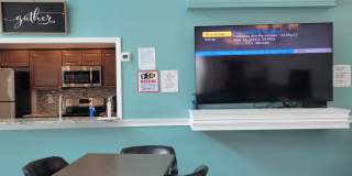 Seasonal/short term 2/2 ground floor condo downtown Sarasota. Gallery 18