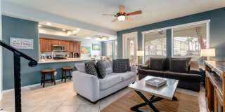 2 Harbor Town Gallery 1