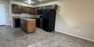 1301 SW Washington apt 3- AVAILABLE NOW! Gallery 4