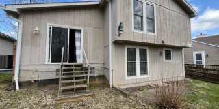 Beautifully remodeled 3 bedroom, 2.5 bath, 2 car garage Gallery 38