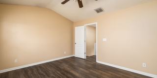 charming 3-bedroom, 2.5-bathroom townhome Gallery 17